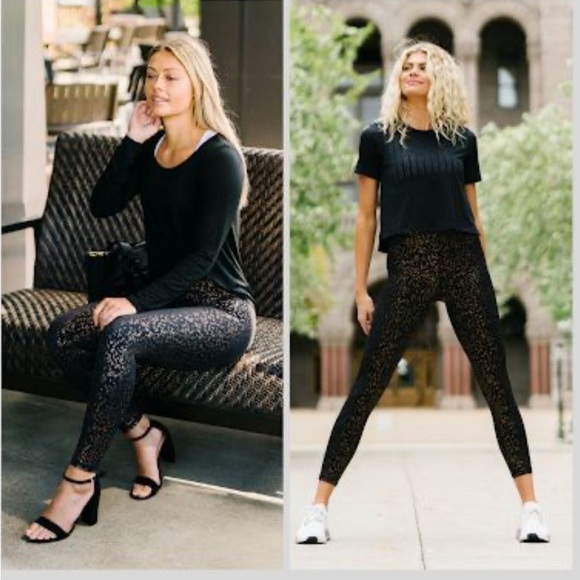 Zyia Black Rose Flake Light N Tight Leggings Size 16-18 - Picture 2 of 5